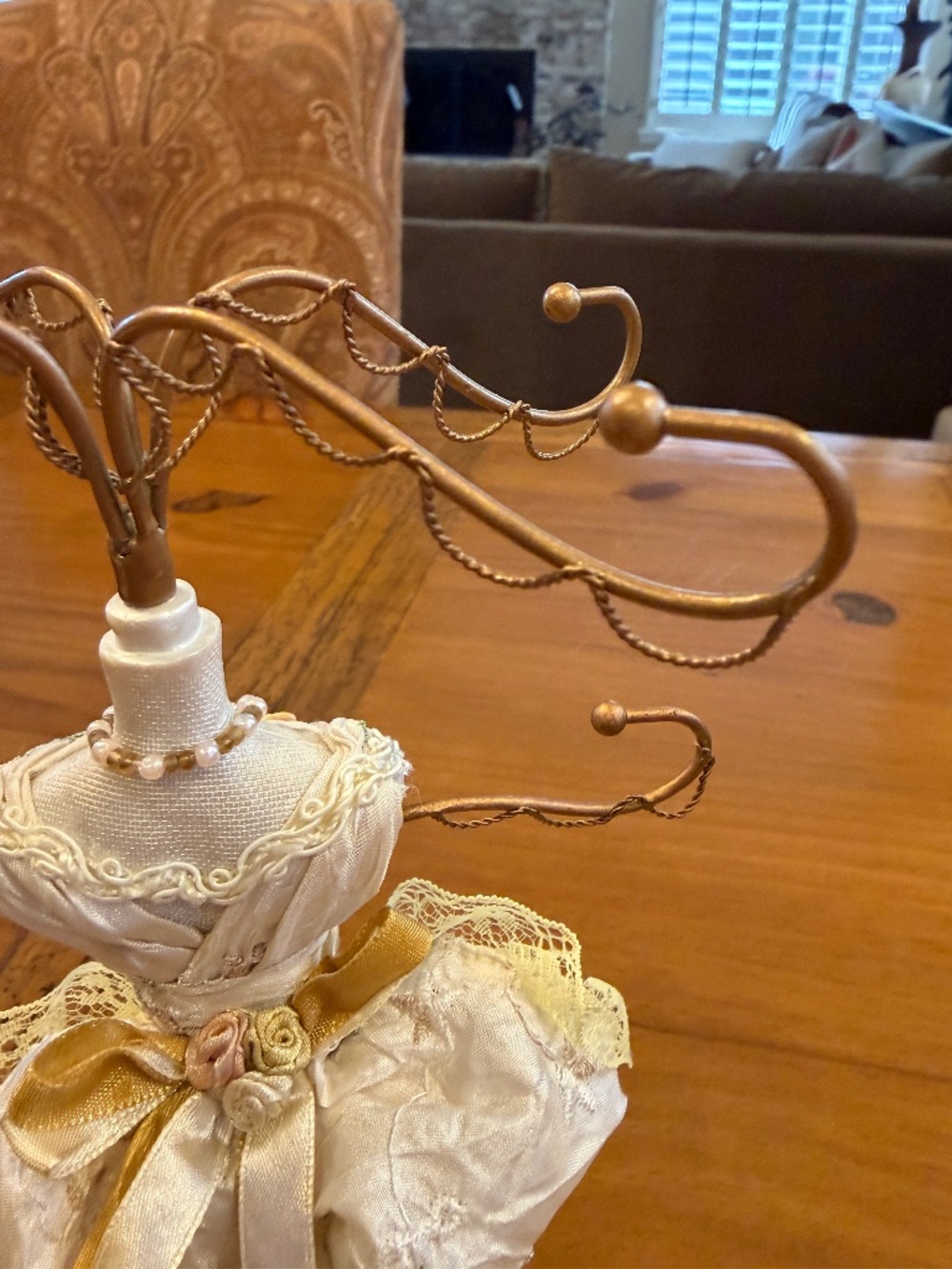 NWOT! Women's Yellow/Cream Shabby Chic Victorian Bodice Dress Necklace Holder - Picture 12 of 15